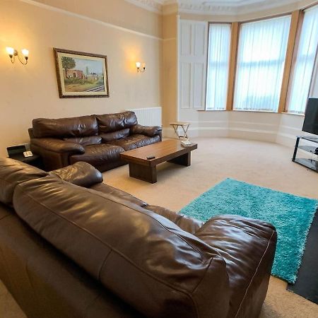 Large Glasgow South Family Home - Free Parking Luaran gambar