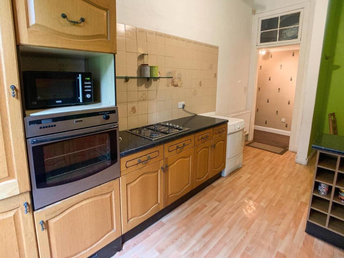 Large Glasgow South Family Home - Free Parking Luaran gambar