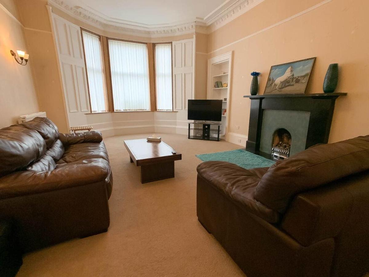 Large Glasgow South Family Home - Free Parking Luaran gambar