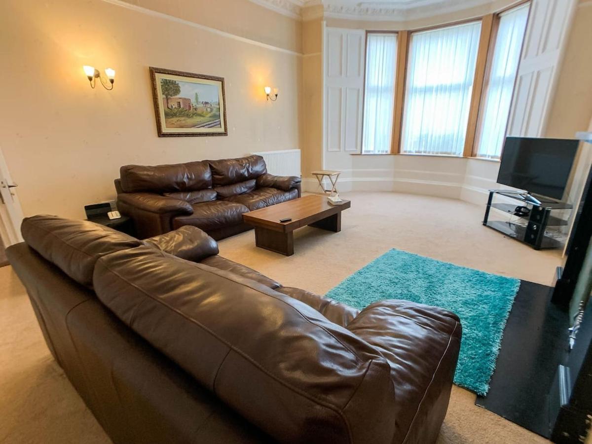 Large Glasgow South Family Home - Free Parking Luaran gambar