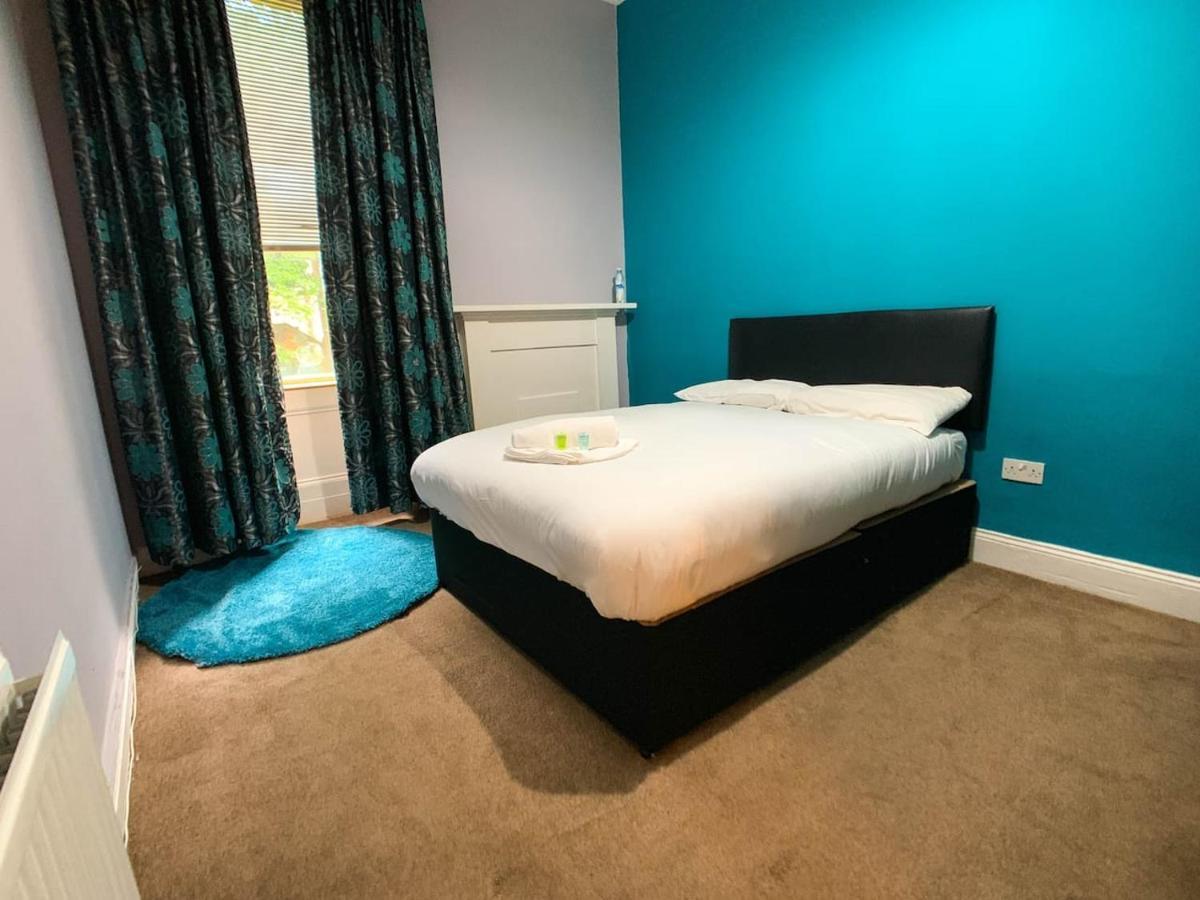 Large Glasgow South Family Home - Free Parking Luaran gambar